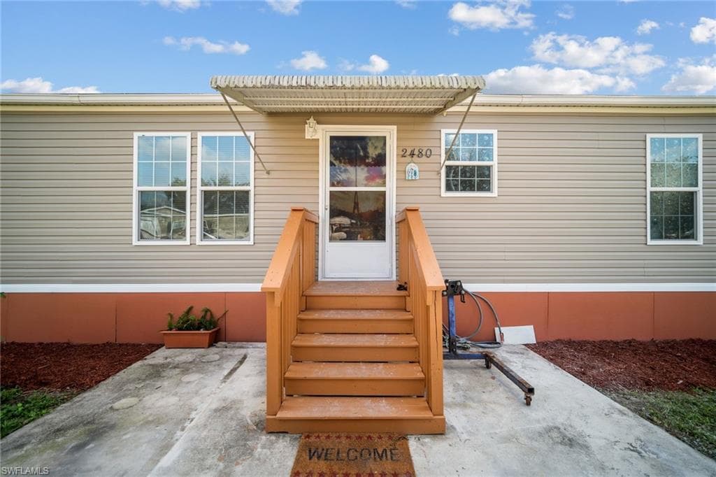 2480 Farrance CT NORTH FORT MYERS, FL 33917