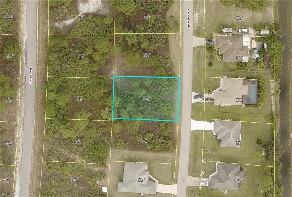 512 Parker AVE S LEHIGH ACRES, FL 33974