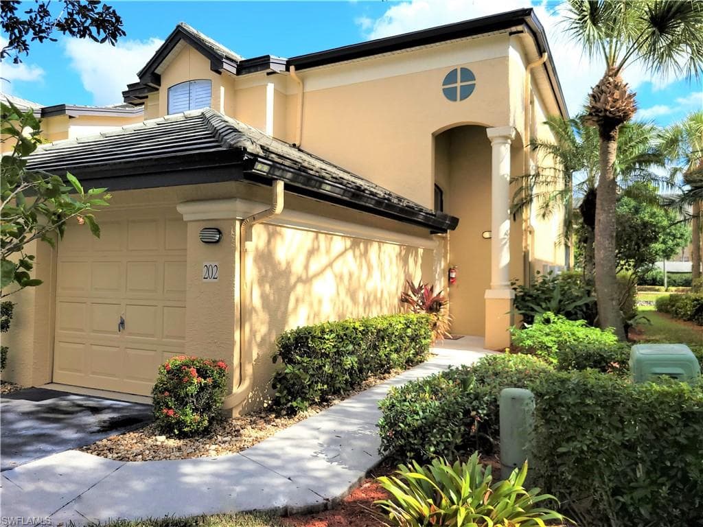 190 Vintage CIR O-202 NAPLES, FL 34119