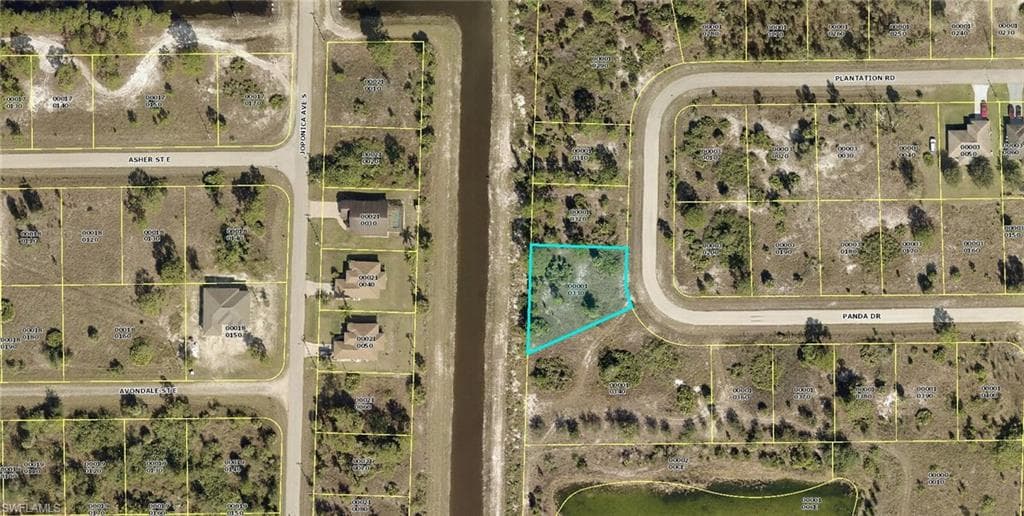 906 Panda DR LEHIGH ACRES, FL 33974
