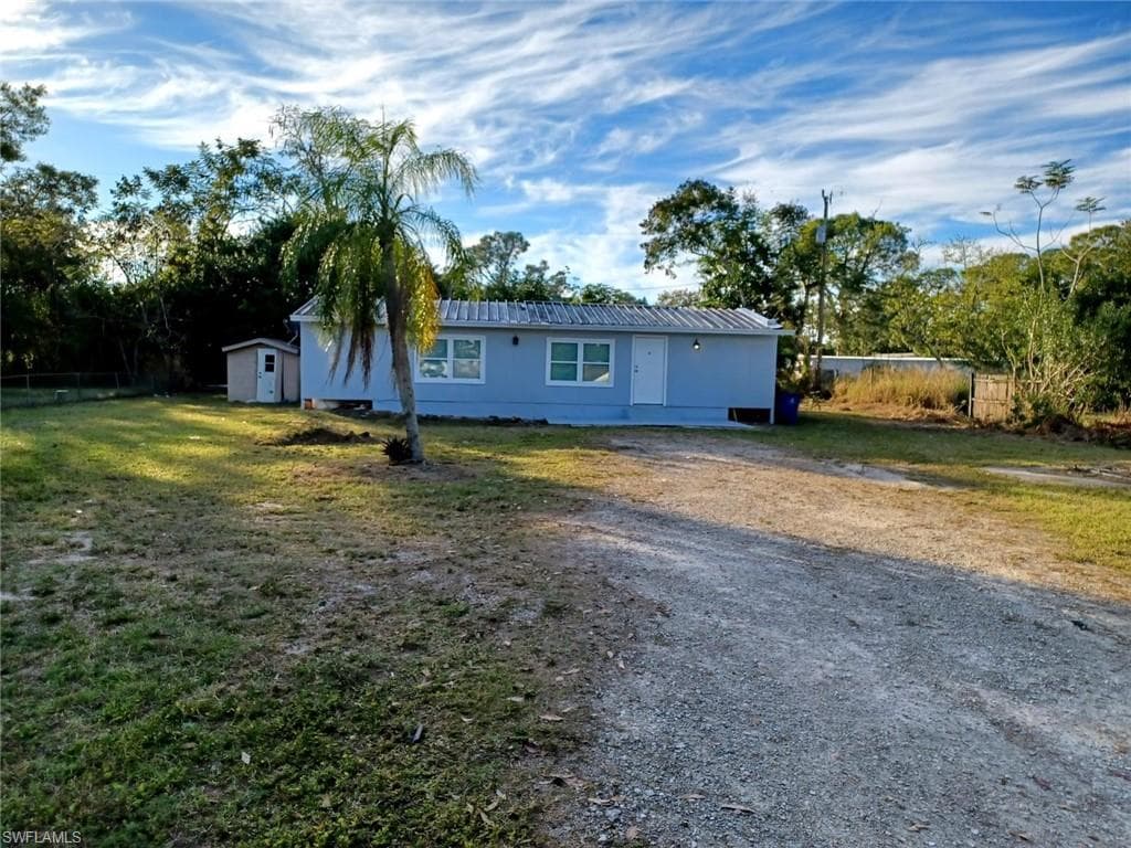 8386 Nault RD NORTH FORT MYERS, FL 33917