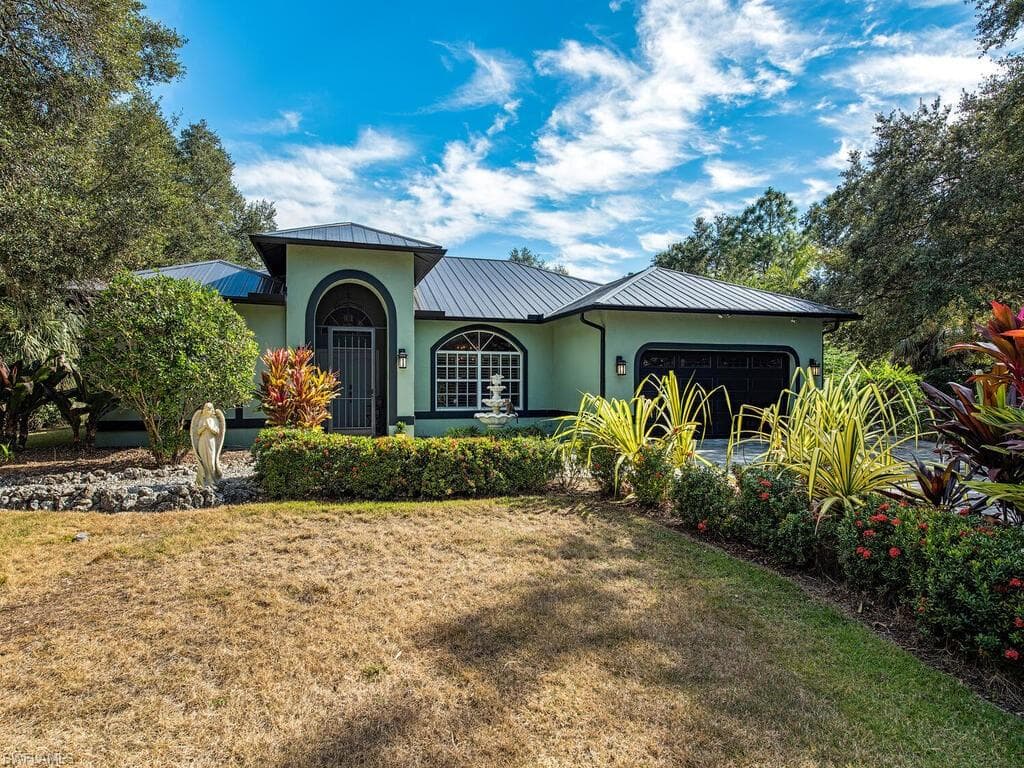3010 8th ST NW NAPLES, FL 34120