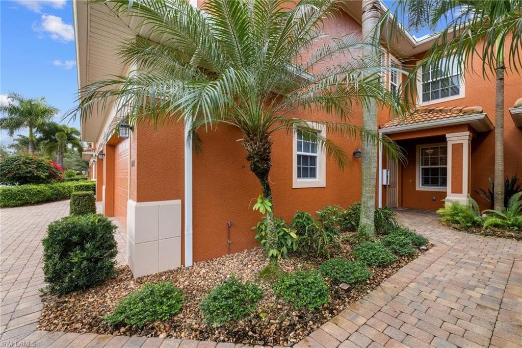6397 Legacy CIR 2001 NAPLES, FL 34113