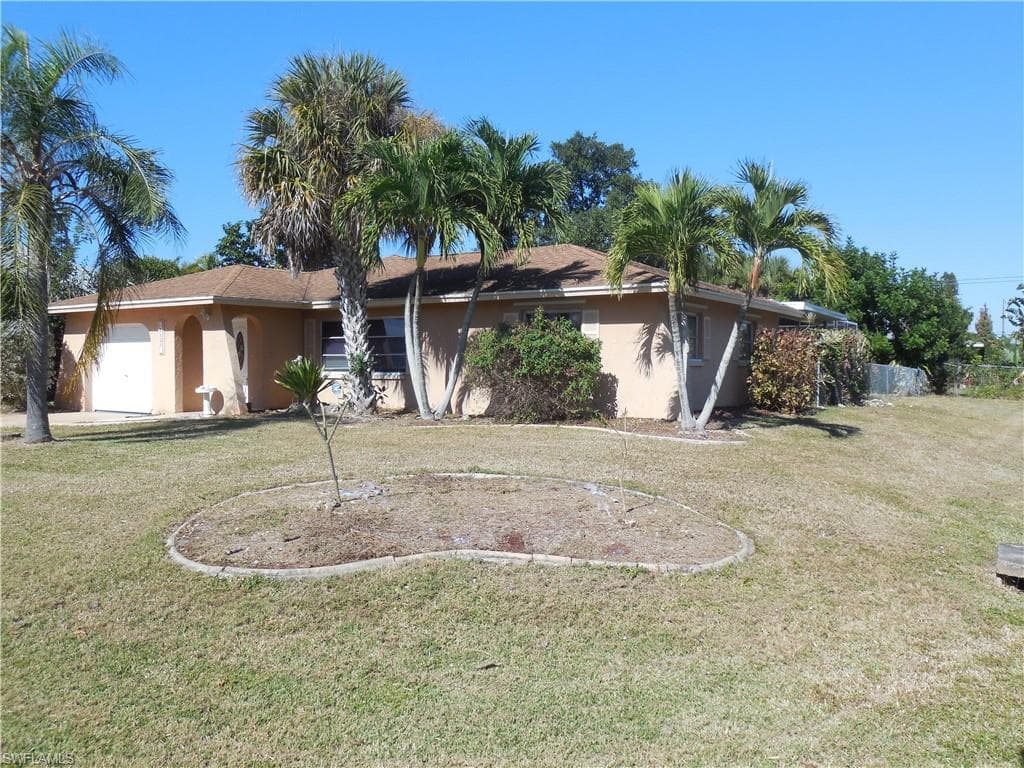 1121 SE 36th ST CAPE CORAL, FL 33904
