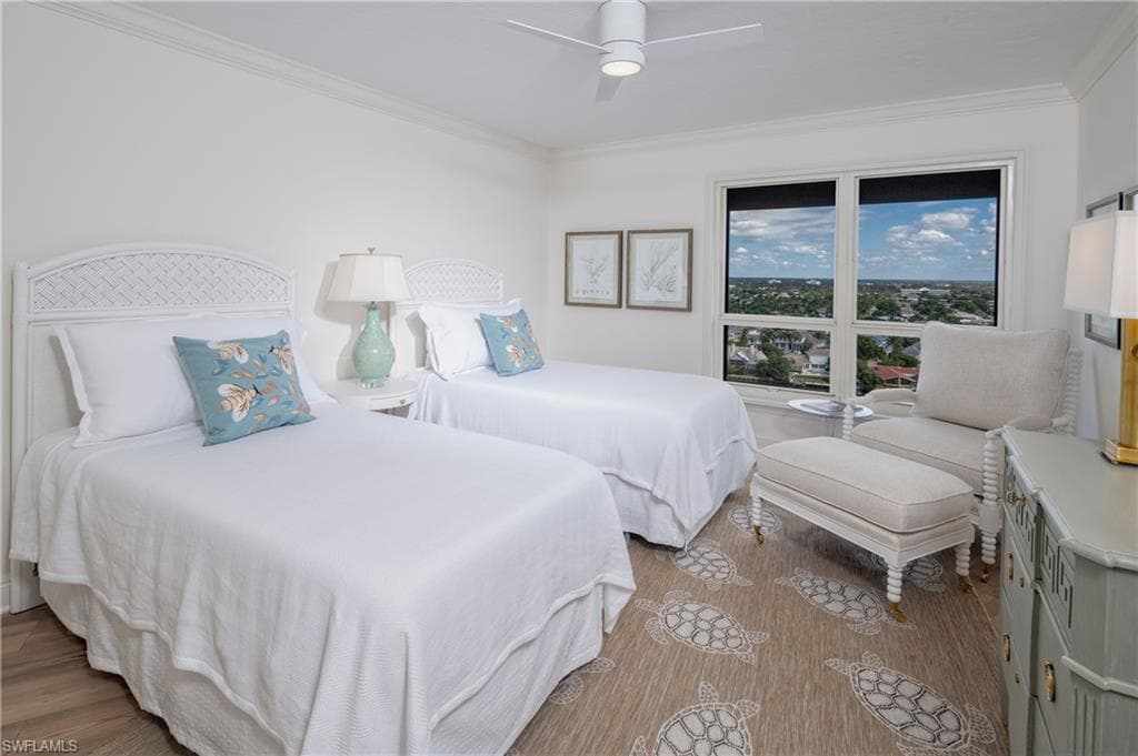 4451 Gulf Shore BLVD N 1604 NAPLES, FL 34103