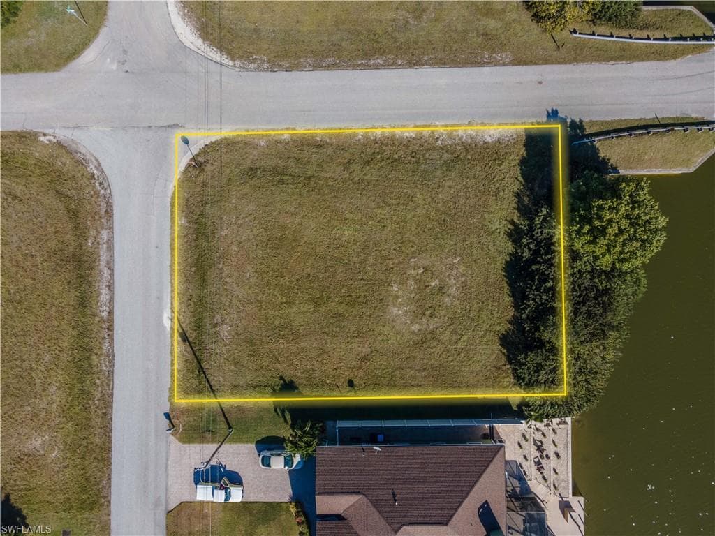 1009 NW 3rd PL CAPE CORAL, FL 33993