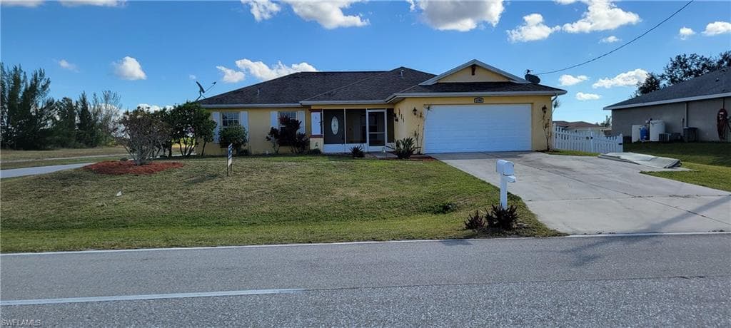 1106 N Gator CIR CAPE CORAL, FL 33909