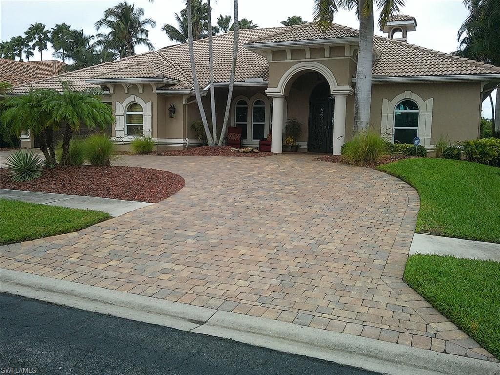 1809 Lagoon LN CAPE CORAL, FL 33914