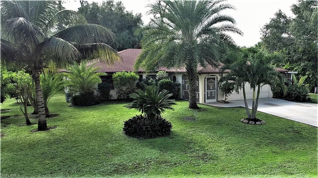 2902 E 5th ST LEHIGH ACRES, FL 33972