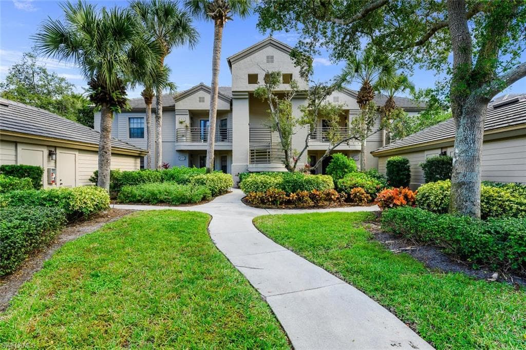 27177 Oakwood Lake DR BONITA SPRINGS, FL 34134