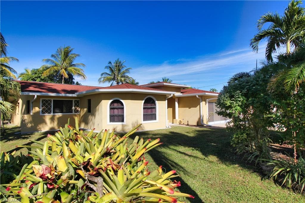 1101 Lorraine CT CAPE CORAL, FL 33904