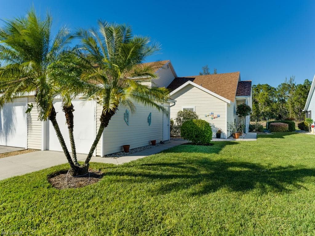 1363 Monarch CIR C-2.1 NAPLES, FL 34116