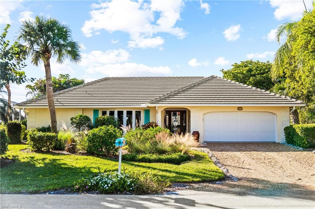 697 Birdie View PT SANIBEL, FL 33957