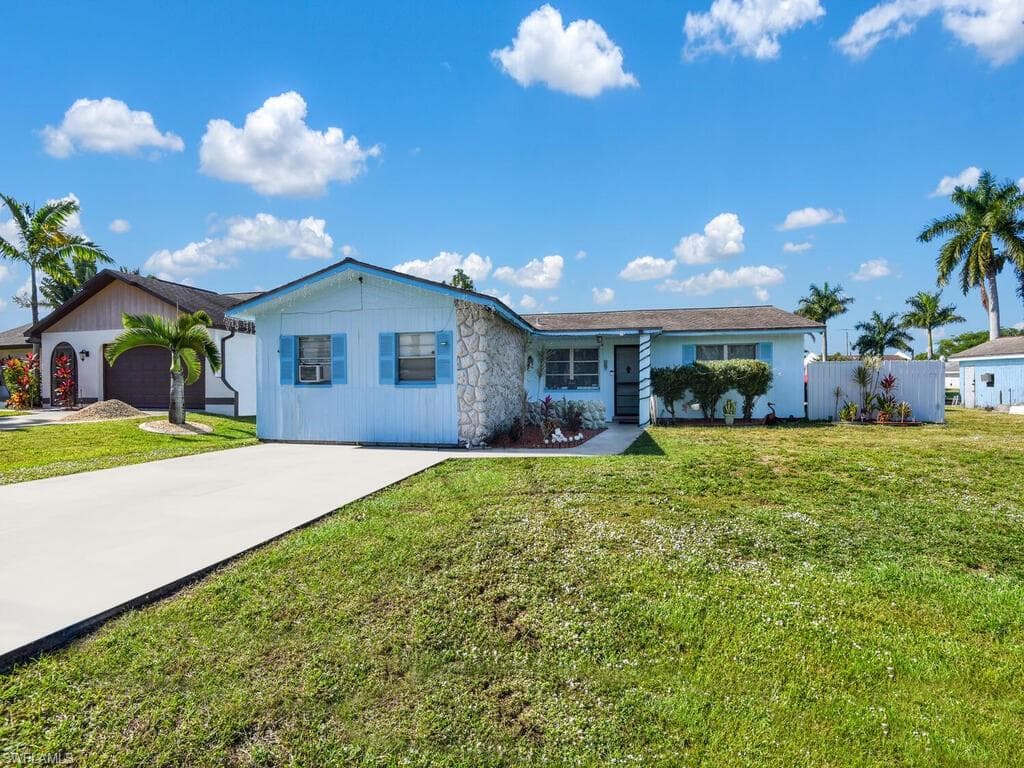 2207 River RD FORT MYERS, FL 33905