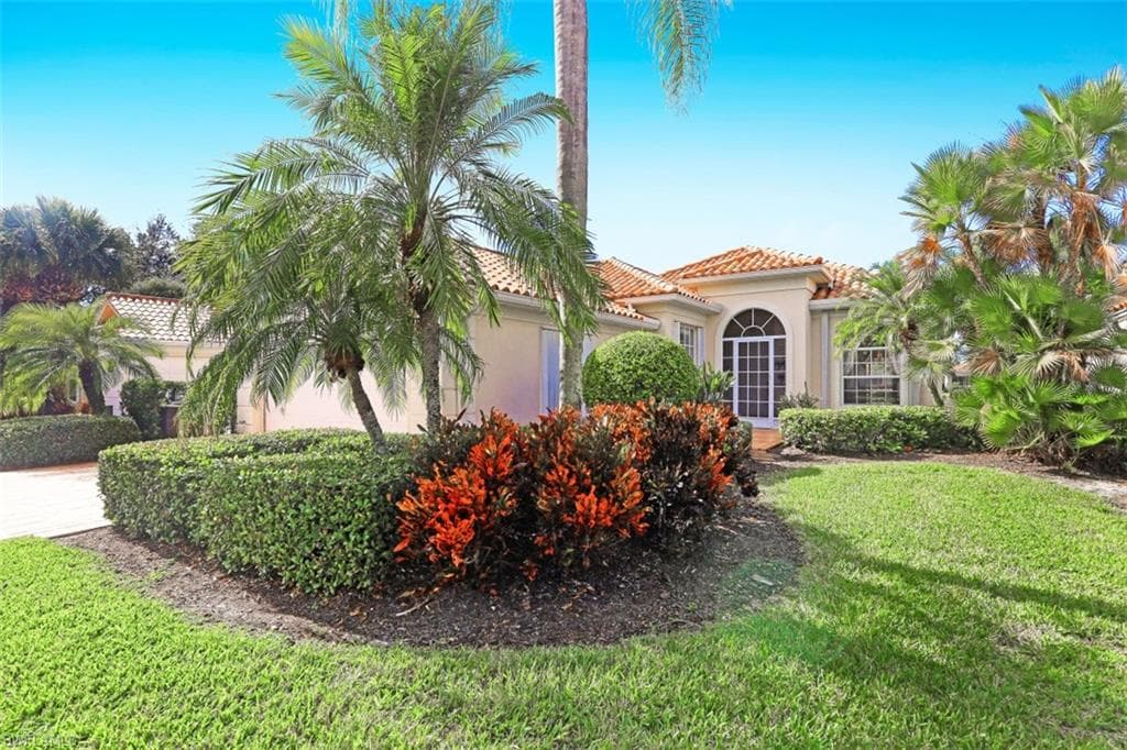 3905 Isla Ciudad CT NAPLES, FL 34109