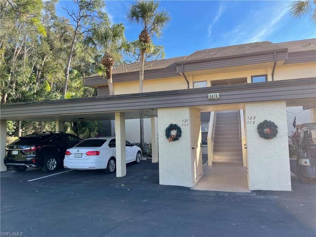 5970 Trailwinds DR 111 FORT MYERS, FL 33907