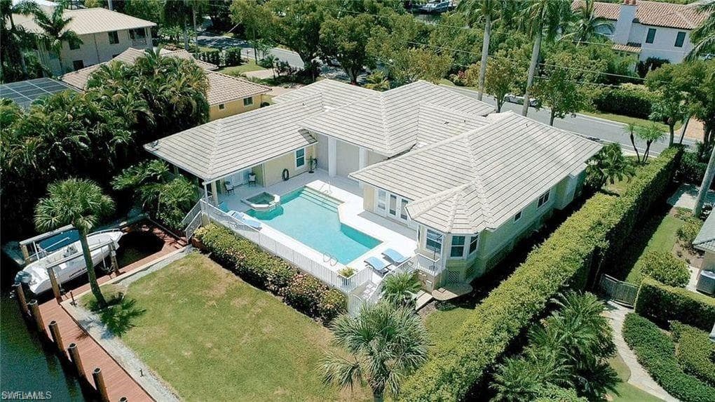 733 18th AVE S NAPLES, FL 34102
