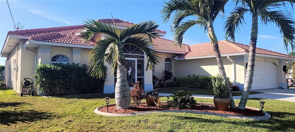 1102 SE 15th TER CAPE CORAL, FL 33990