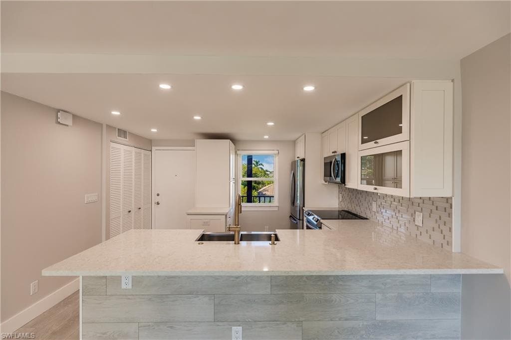 3030 Binnacle DR 306 NAPLES, FL 34103