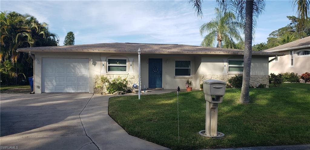 8171 Cleaves RD NORTH FORT MYERS, FL 33903