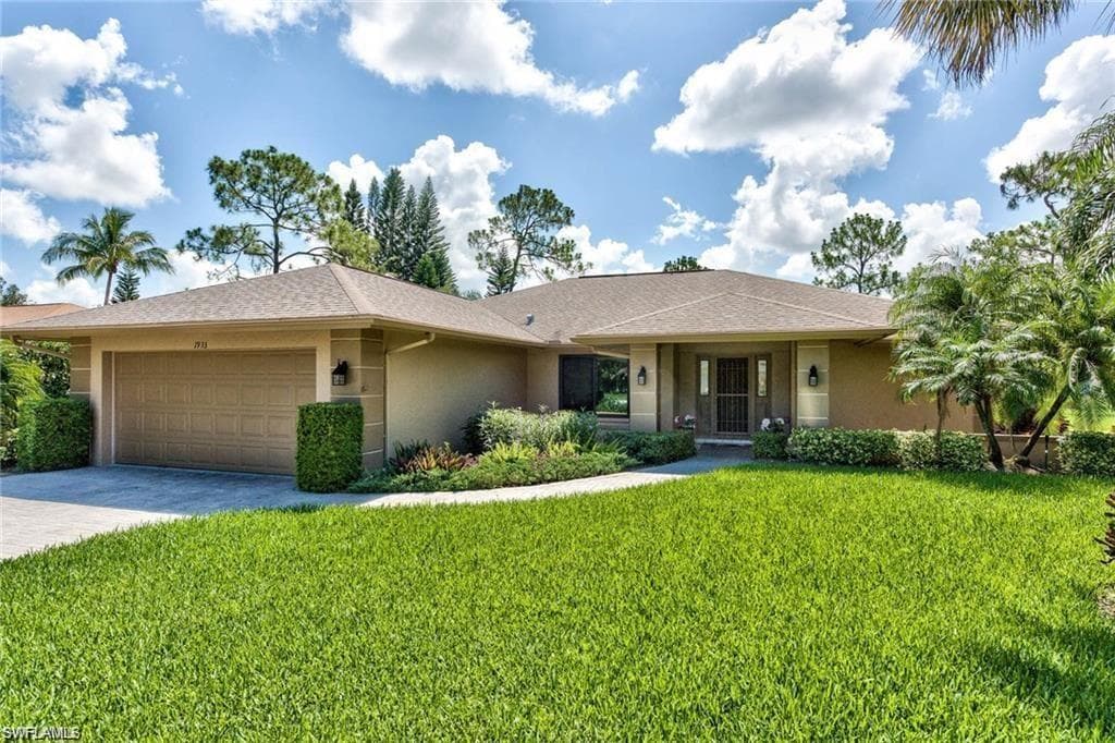 1933 Countess CT NAPLES, FL 34110
