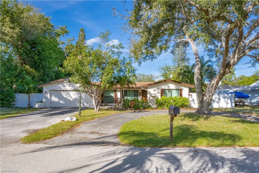 1251 Cleburne DR FORT MYERS, FL 33919