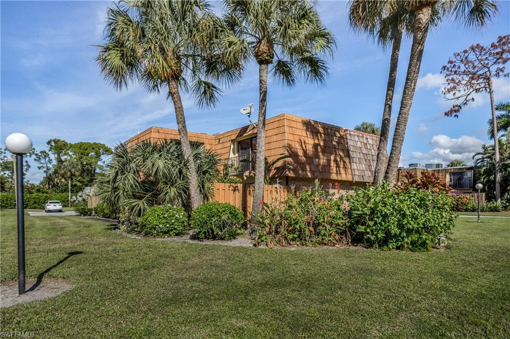 1575 Park Meadows DR 4 FORT MYERS, FL 33907