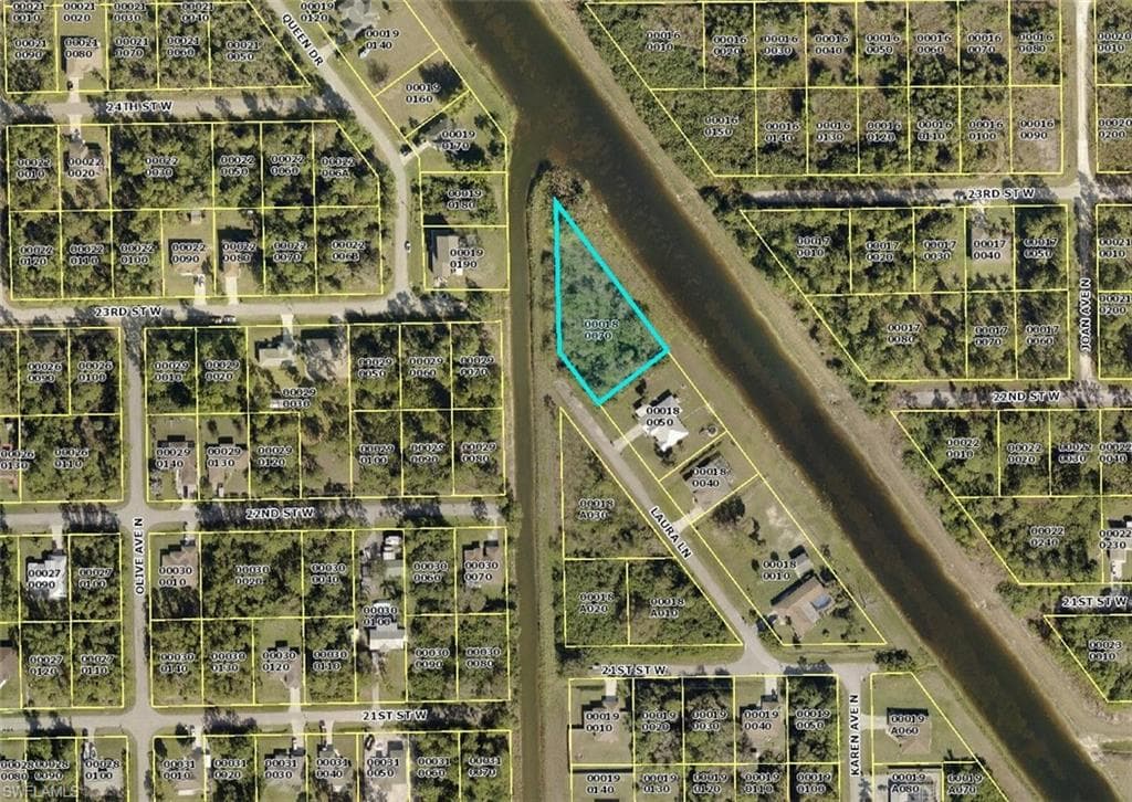 2112 Laura LN LEHIGH ACRES, FL 33971