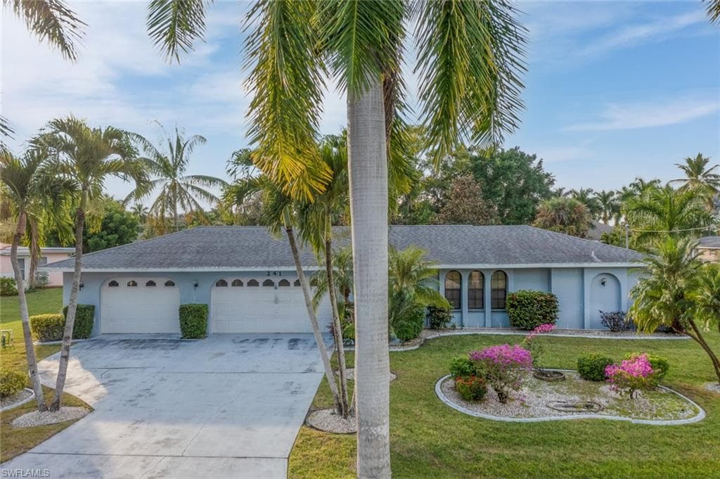 241 Connecticut AVE FORT MYERS, FL 33905