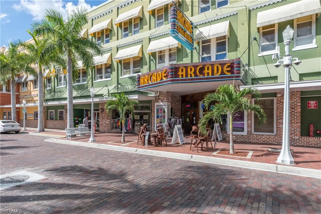 2260 1st ST 203 FORT MYERS, FL 33901