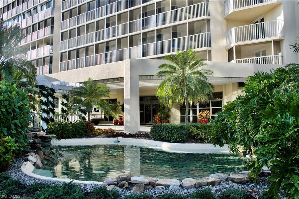 4041 Gulf Shore BLVD N 304 NAPLES, FL 34103
