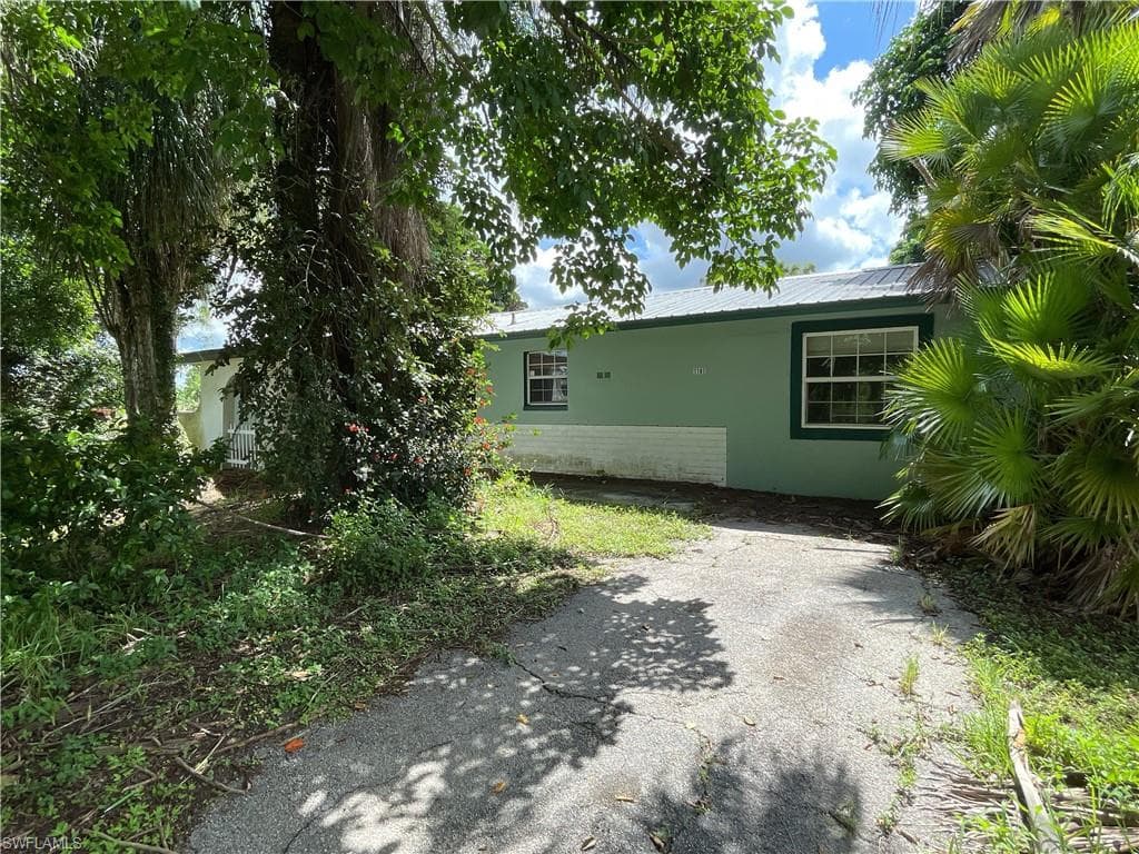 1101 Lincoln BLVD LEHIGH ACRES, FL 33936