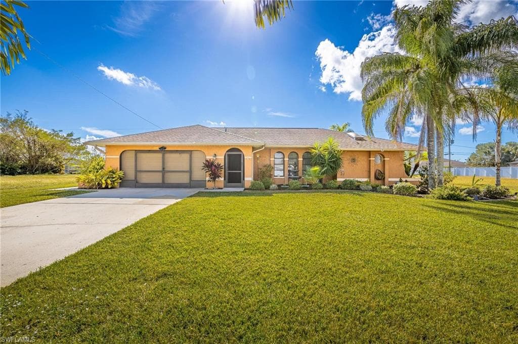 528 SE 26th TER CAPE CORAL, FL 33904