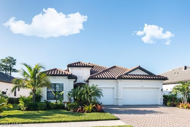2134 Antigua LN NAPLES, FL 34120