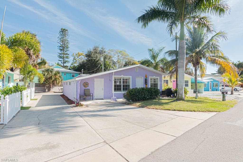 216 Fairweather LN FORT MYERS BEACH, FL 33931