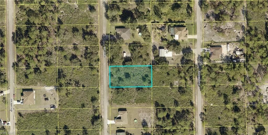 1614 Henry AVE LEHIGH ACRES, FL 33972