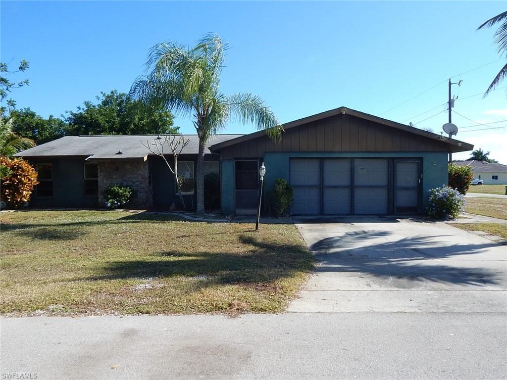 1923 SE 13th TER CAPE CORAL, FL 33990
