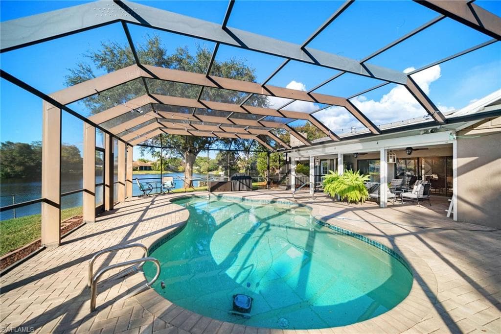 153 Oakwood DR NAPLES, FL 34110