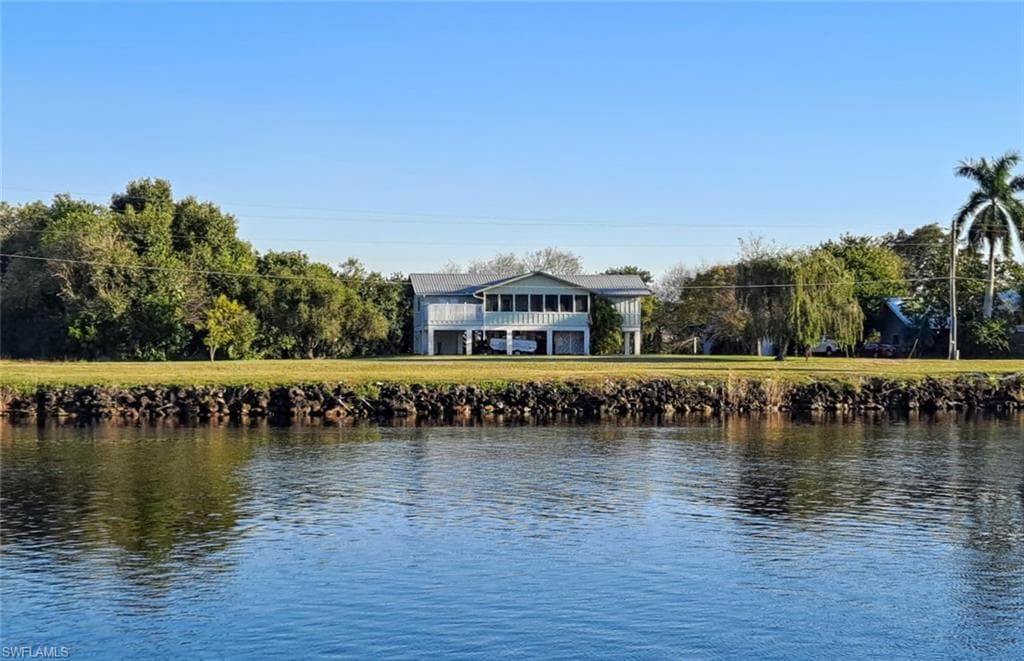 2057 River RD MOORE HAVEN, FL 33471