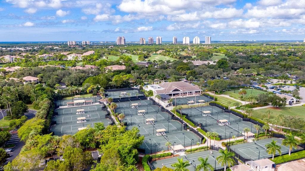 765 Wiggins Lake DR 3-103 NAPLES, FL 34110