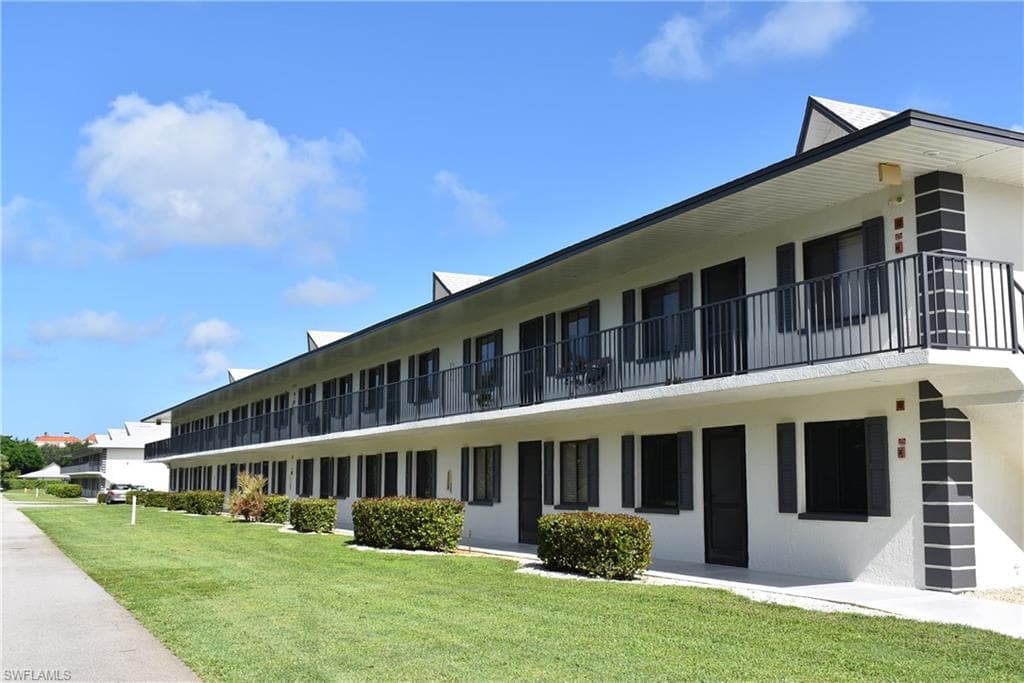 1155 Rosemary CT B-106 NAPLES, FL 34103