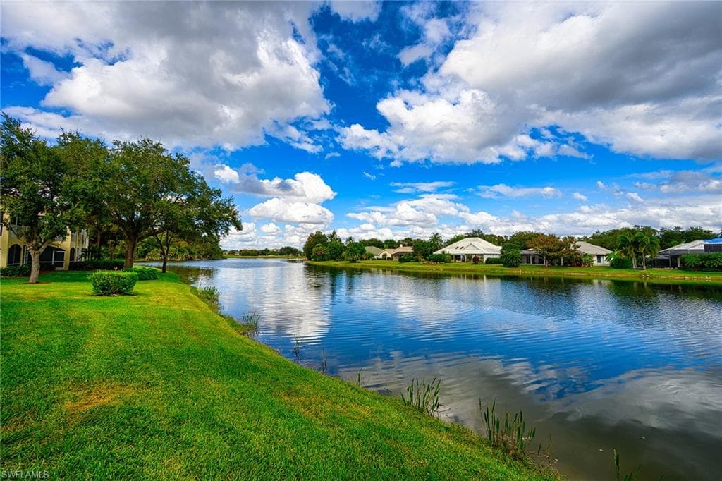 248 Napa Ridge RD E 18 NAPLES, FL 34119