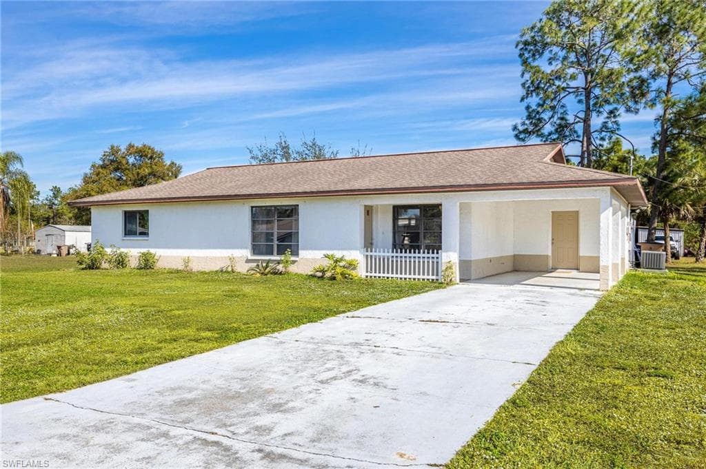518 Michael AVE LEHIGH ACRES, FL 33936