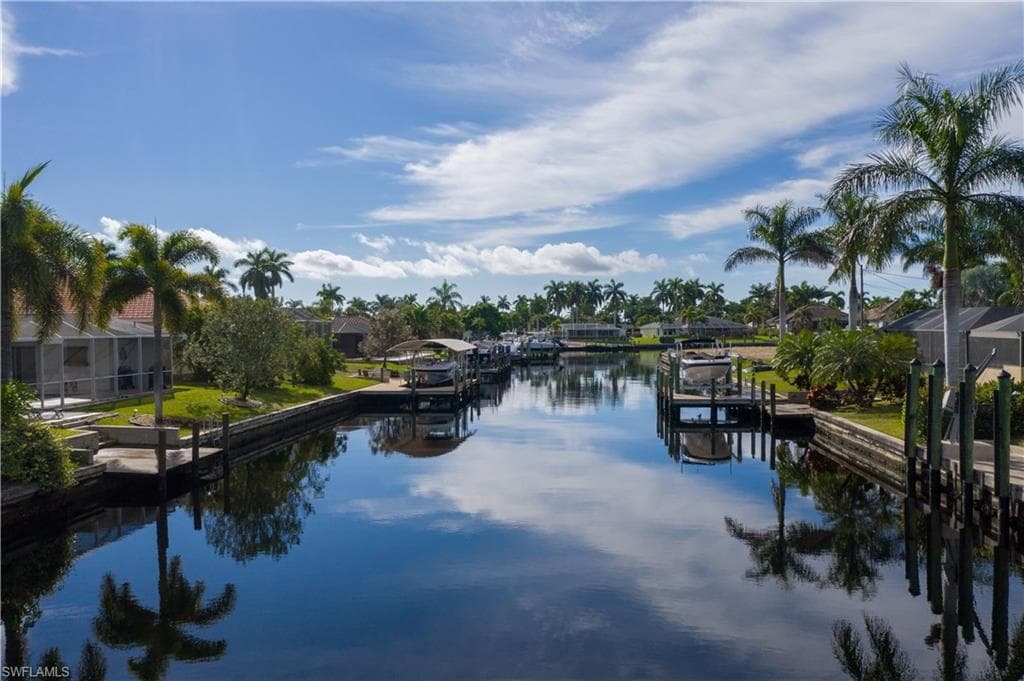 5329 Bayview CT CAPE CORAL, FL 33904