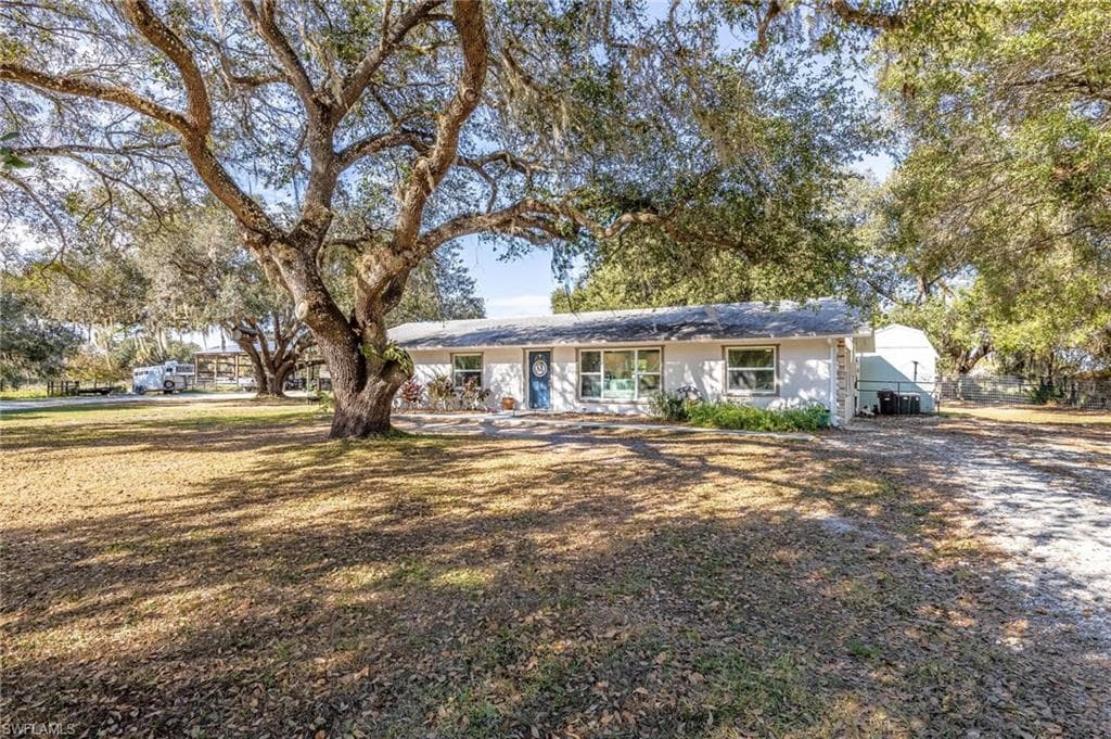 2702 Bee Branch Lakes DR LABELLE, FL 33935