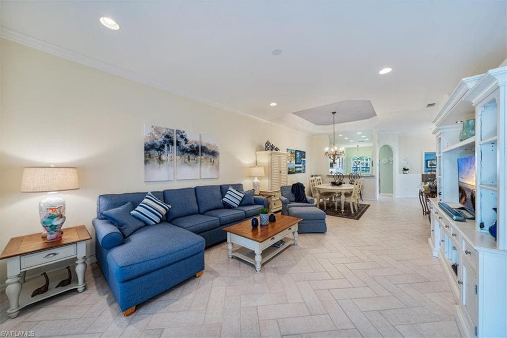 6643 Castlelawn PL 25 NAPLES, FL 34113