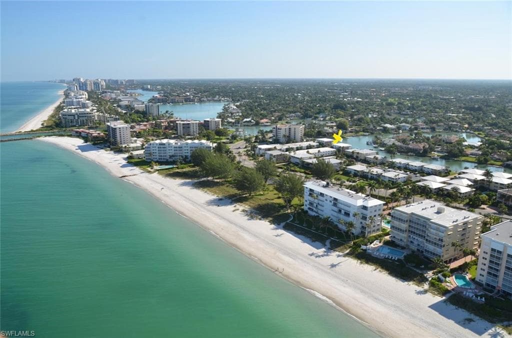 2100 Gulf Shore BLVD N 122 NAPLES, FL 34102