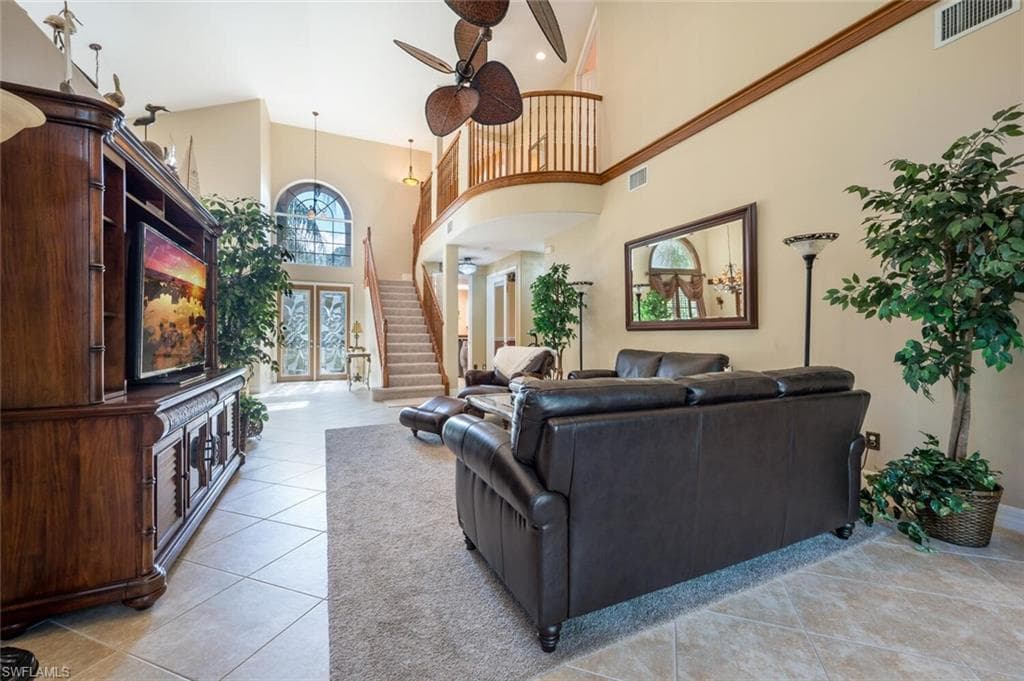 2401 Leafshine LN NAPLES, FL 34119