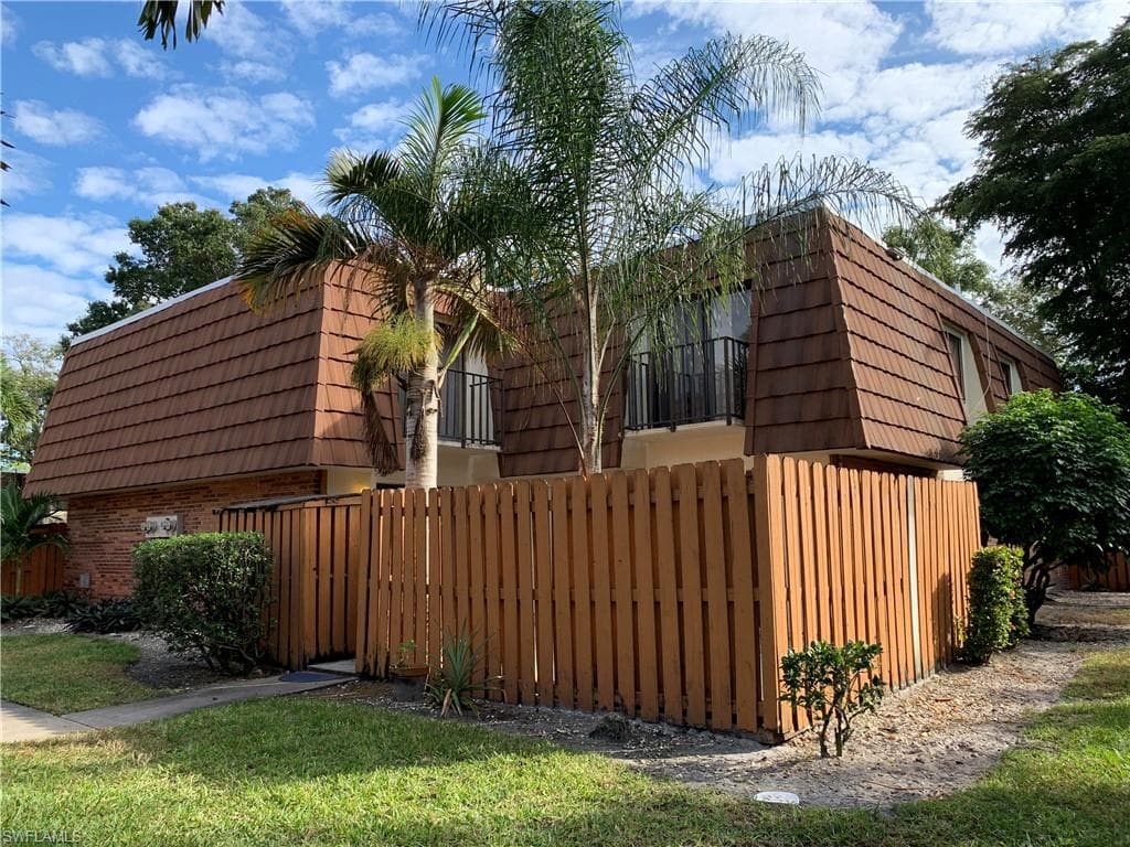 1462 Park Shore CIR 4 FORT MYERS, FL 33901