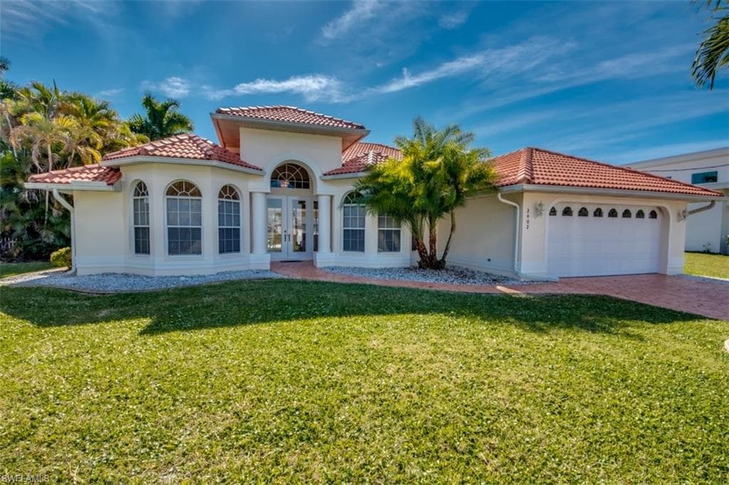 2402 SW 49th TER CAPE CORAL, FL 33914